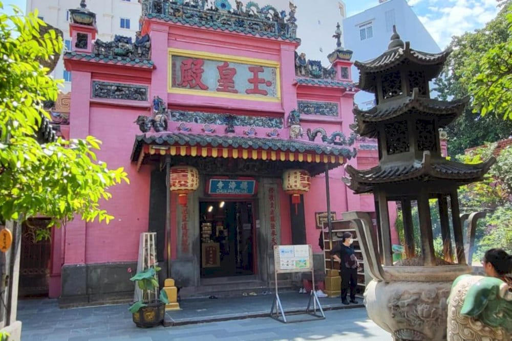 Visit early morning or late afternoon to avoid heat and crowds